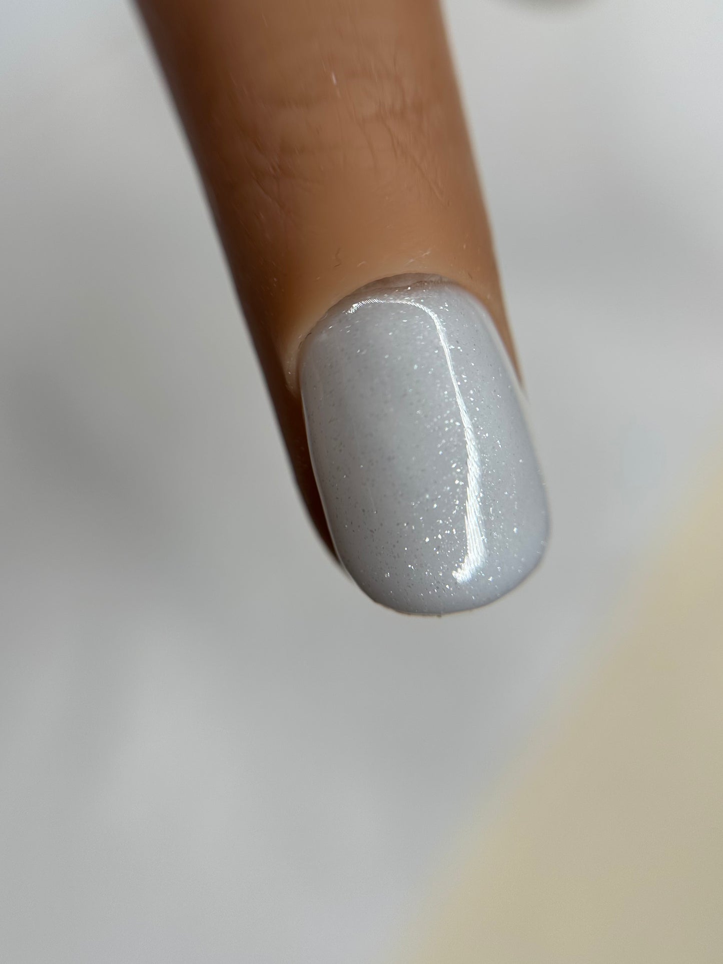 RUBBER BASE COVER SPARKLING WHITE